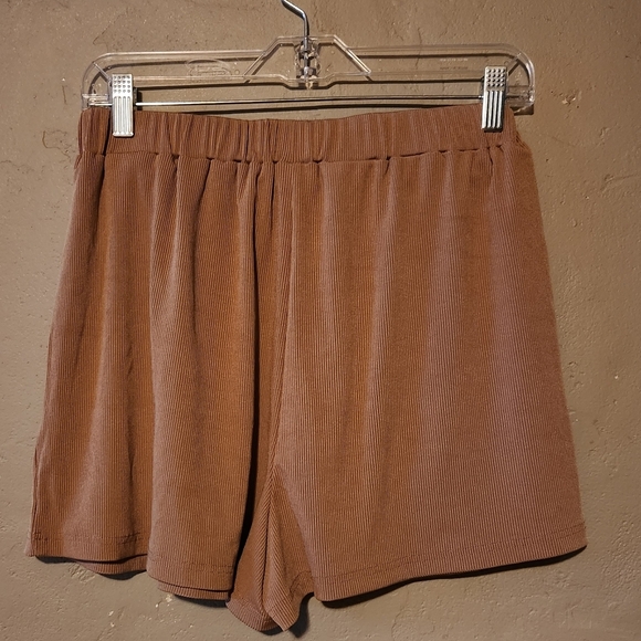 NWOT Cider shorts brown size L - Picture 3 of 3